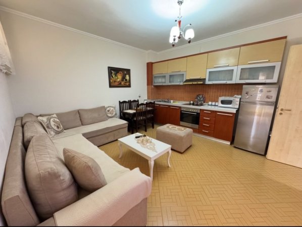 Tirane, jepet me qera apartament 2+1 Kati 4, 90 m² 450 € (Rruga Sabri Preveza)
