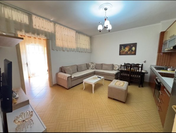 Tirane, jepet me qera apartament 2+1 Kati 4, 90 m² 450 € (Rruga Sabri Preveza)
