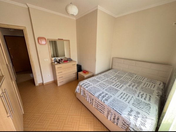 Tirane, jepet me qera apartament 2+1 Kati 4, 90 m² 450 € (Rruga Sabri Preveza)