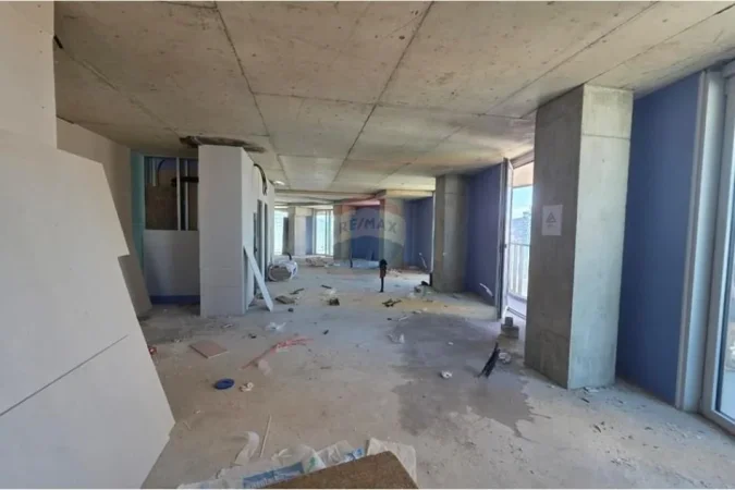 Tirane, jepet me qera zyre Kati 15, 196 m² 3.500 € 