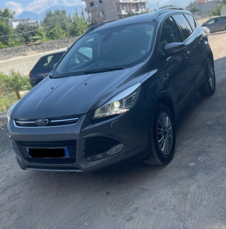 Tirane, shes SUV FORD KUGA Nafte, gri e erret automatik Klima 218.000 km 8.500 €