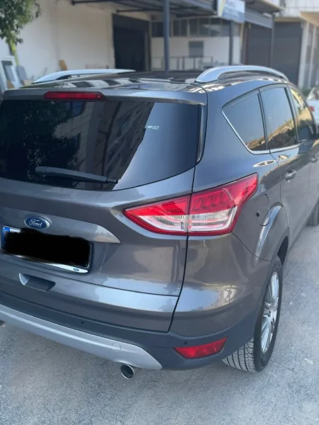 Tirane, shes SUV FORD KUGA Nafte, gri e erret automatik Klima 218.000 km 8.500 €