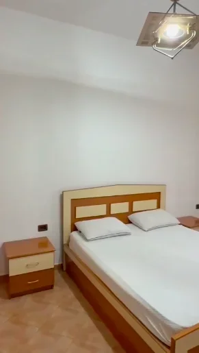 Tirane, jepet me qera apartament 1+1 Kati 5, 80 m² 600 € (Blloku)