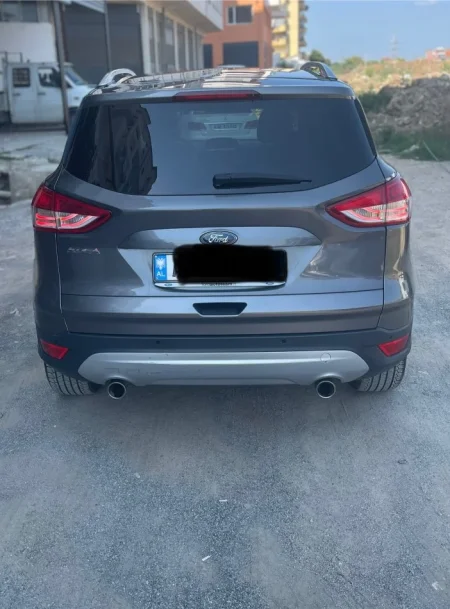 Tirane, shes SUV FORD KUGA Nafte, gri e erret automatik Klima 218.000 km 8.500 €