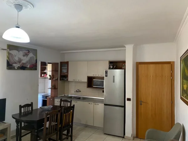 Tirane, shitet apartament 1+1 Kati 5, 60 m² 82.000 € (ali demi)