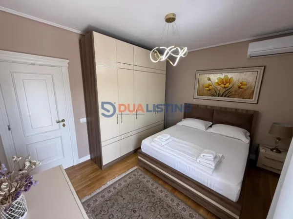 Tirane, jepet me qera apartament 2+1+Ballkon Kati 8, 85 m² (Rruga Myslym Shyri)