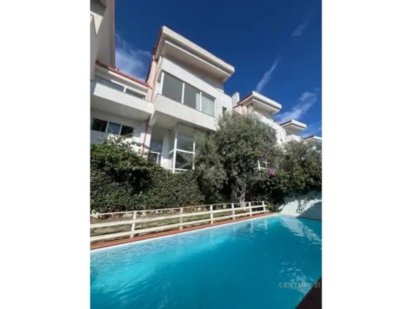 Tirane, jepet me qera Vile 3 Katshe Kati 4, 491 m² 4.500 € (Kodra e Diellit)