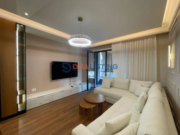 Tirane, jepet me qera apartament 2+1+Ballkon Kati 3, 100 m² 750 € (Kinostudio)