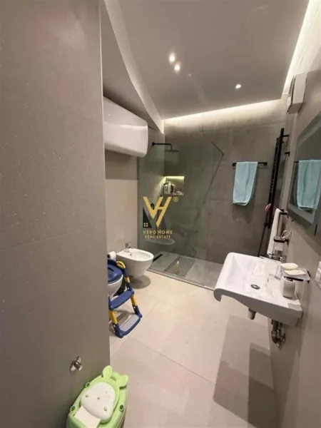 Tirane, shitet apartament Dublex Kati 2, 241 m² 370.000 € (KODRA E DIELLIT)