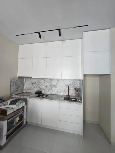 Tirane, jepet me qera apartament 1+1 Kati 5, 60 m² 400 € (Univers City)