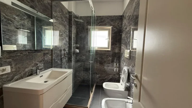 Tirane, shitet apartament 3+1+Ballkon Kati 2, 105 m² (Secret Garden)