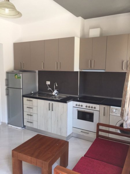 Tirane, jepet me qera garsonier Kati 1, 45 m² 430 € (Rruga Fortuzi)