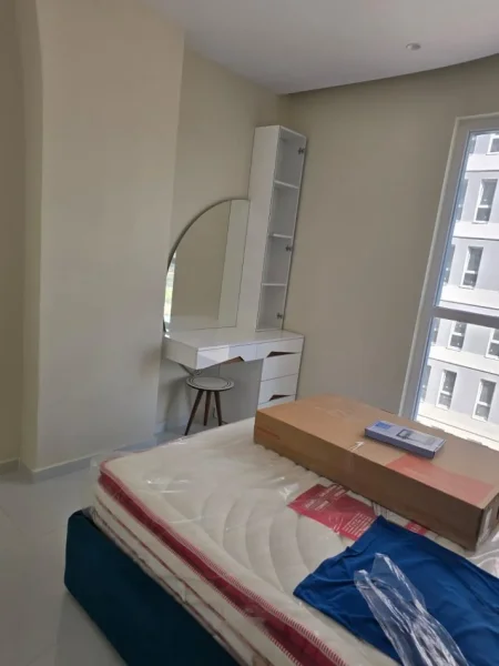 Tirane, jepet me qera apartament 1+1+Ballkon Kati 3, 60 m² 450 € (univers city)