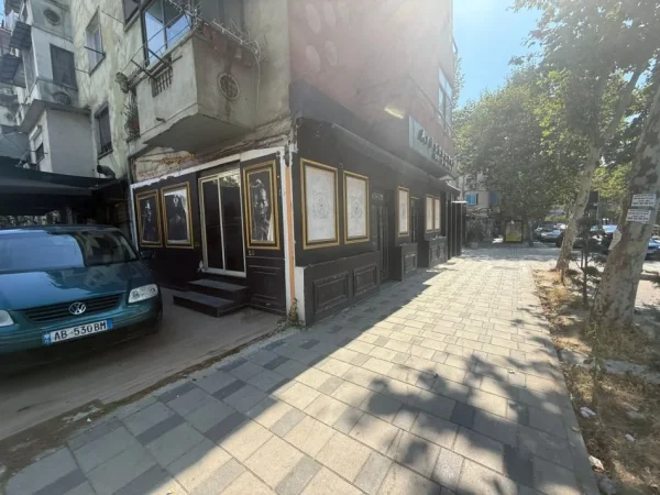 Tirane, shitet lokal Kati 0, 65 m² 420.000 € (Prane Harry Fultz)