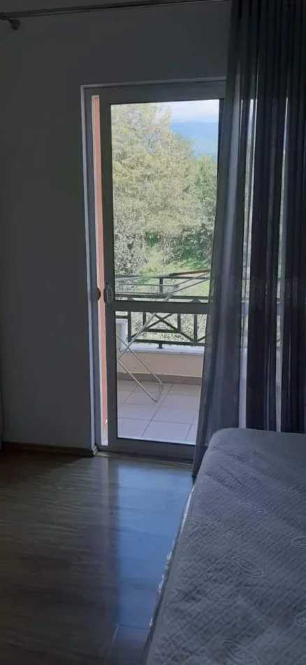 Tirane, jepet me qera apartament 2+1 Kati 3, 90 m² 500 € (Qytet Studenti, Rruga Pjeter Budi)