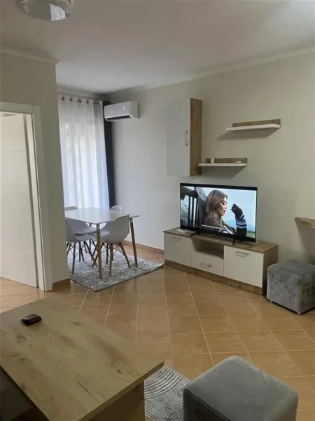 Tirane, jepet me qera apartament 2+1 Kati 2, 80 m² 450 € (Yzberisht)
