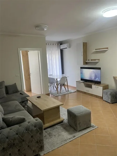 Tirane, jepet me qera apartament 2+1 Kati 2, 80 m² 450 € (Yzberisht)