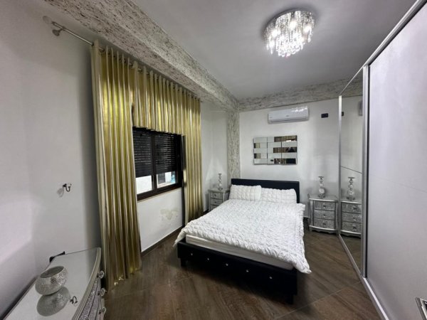 Tirane, jepet me qera apartament 3+1 Kati 1, 150 m² 1.000 € (Inxhinieria e Ndertimit)
