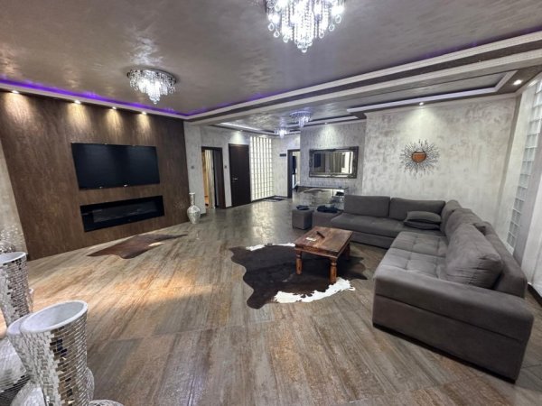 Tirane, jepet me qera apartament 3+1 Kati 1, 150 m² 1.000 € (Inxhinieria e Ndertimit)