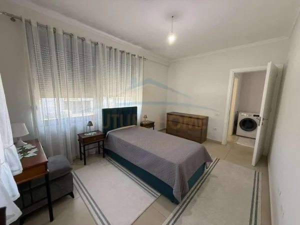 Tirane, jepet me qera apartament 2+1+Ballkon Kati 1, 100 m² 450 € (ARDENO)  UNA57635