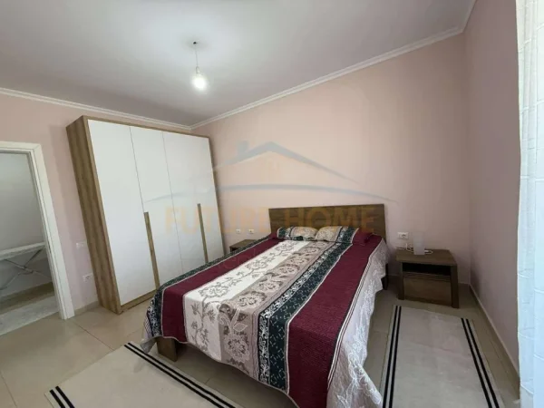 Tirane, jepet me qera apartament 2+1+Ballkon Kati 1, 100 m² 450 € (ARDENO) UNA57635