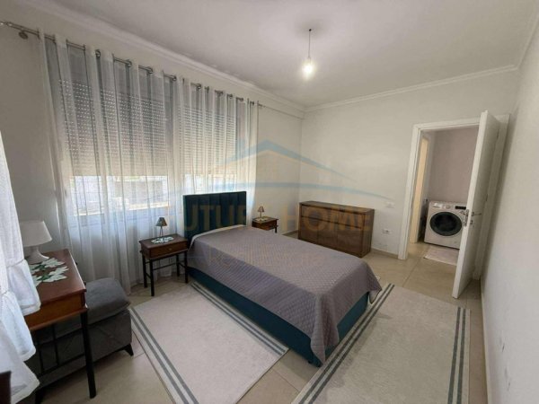 Tirane, jepet me qera apartament 2+1+Ballkon Kati 1, 100 m² 450 € (ARDENO) UNA57635