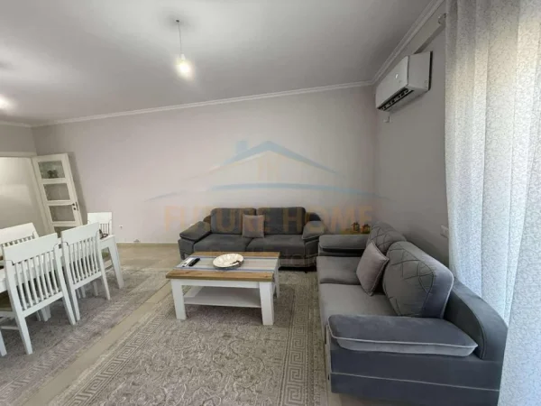 Tirane, jepet me qera apartament 2+1+Ballkon Kati 1, 100 m² 450 € (ARDENO) UNA57635