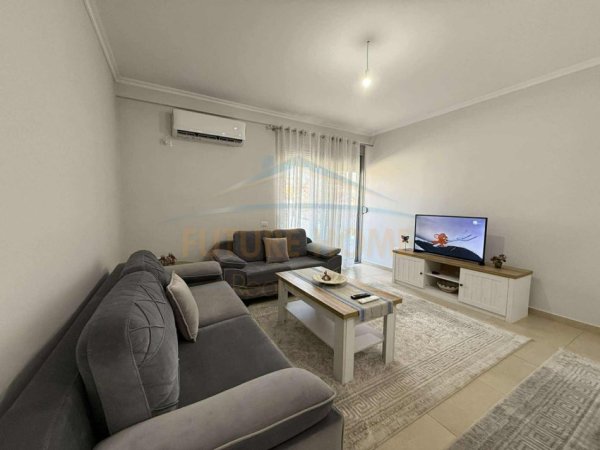 Tirane, jepet me qera apartament 2+1+Ballkon Kati 1, 100 m² 450 € (ARDENO) UNA57635
