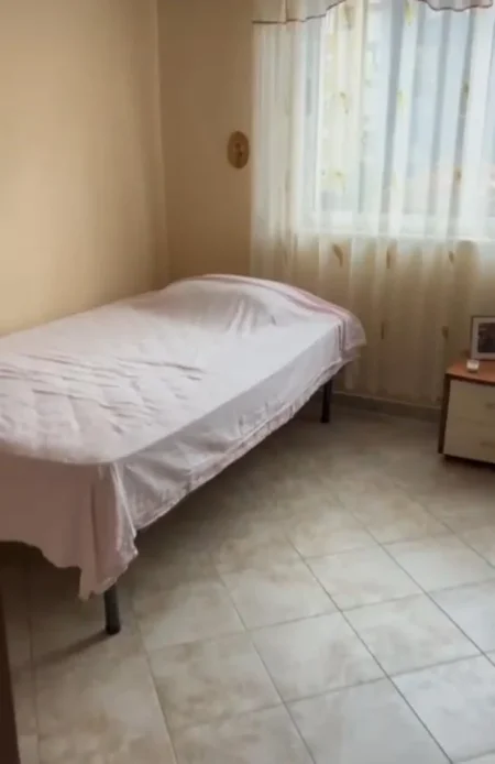 Tirane, jepet me qera apartament 3+1 Kati 4, 90 m² 600 € (Pazari i Ri)