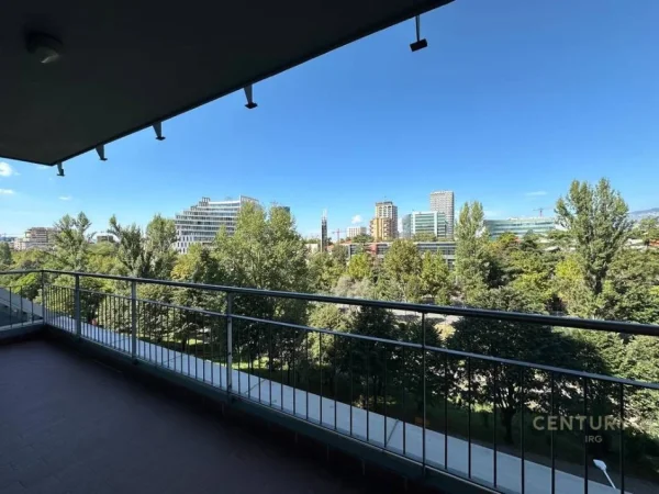 Tirane, jepet me qera zyre Kati 4, 215 m² 4.000 € (ETC)