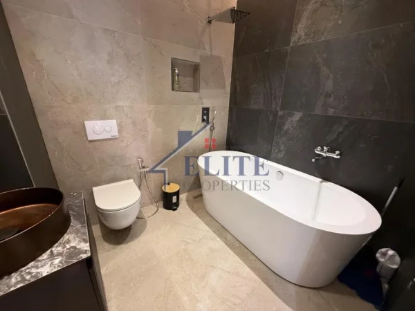 Tirane, jepet me qera apartament 2+1+Ballkon Kati 3, 117 m² 1.000 € (Oasis Residence)