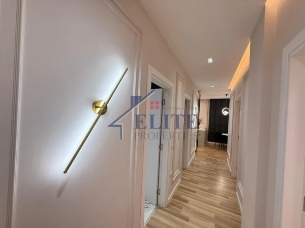 Tirane, jepet me qera apartament 2+1+Ballkon Kati 3, 117 m² 1.000 € (Oasis Residence)