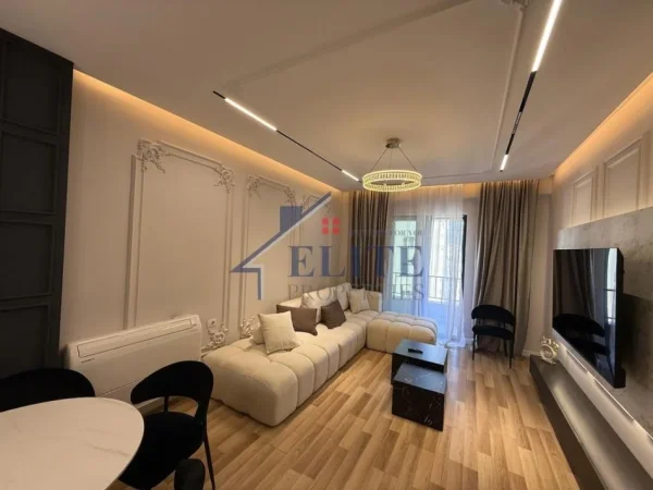Tirane, jepet me qera apartament 2+1+Ballkon Kati 3, 117 m² 1.000 € (Oasis Residence)