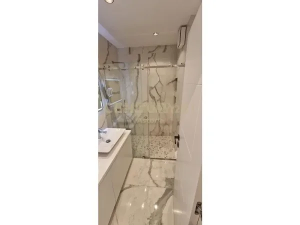 Tirane, shitet apartament 2+1+Aneks+Ballkon Kati 5, 148 m² 356.000 € (Stacioni i Trenit , Hipoteka)