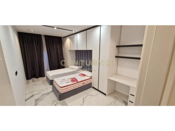 Tirane, shitet apartament 2+1+Aneks+Ballkon Kati 5, 148 m² 356.000 € (Stacioni i Trenit , Hipoteka)