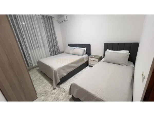 Tirane, jepet me qera apartament 2+1+Ballkon Kati 1, 72 m² 600 € (Vasil Shanto)