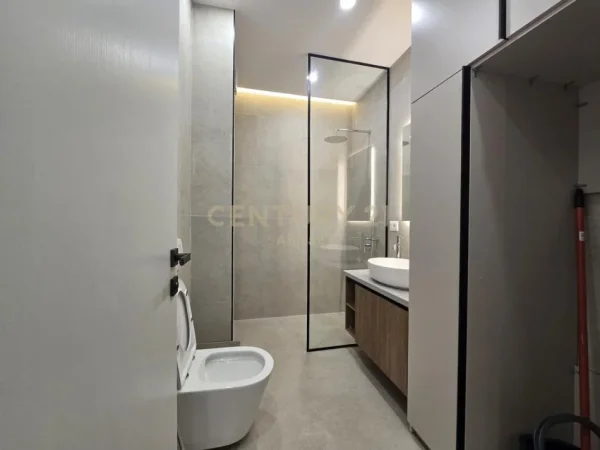 Tirane, shitet apartament 2+1 Kati 5, 86 m² 250.000 € (21Dhjetori)