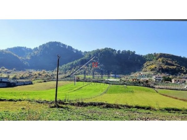 Tirane, shitet toke , 22.000 m² 1.320.000 € (Arbane)