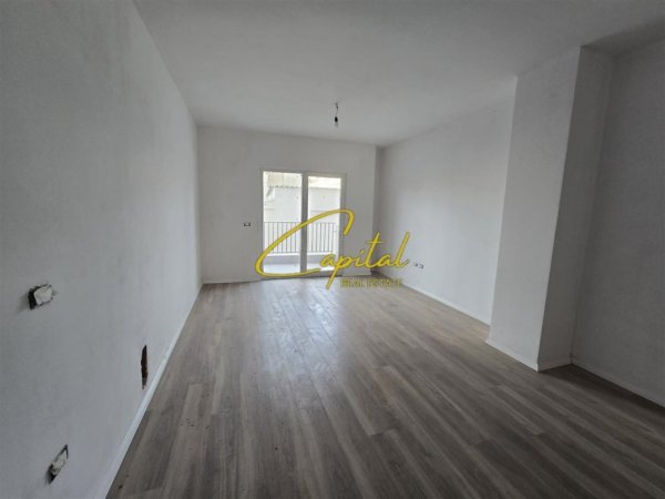 Tirane, shitet apartament 1+1 Kati 1, 71 m² 126.000 € (LAPRAKE)