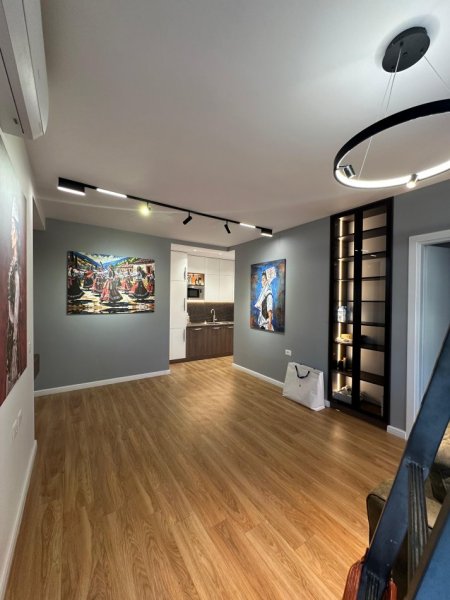 Tirane, jepet me qera apartament+verande | Penthouse 2+1+Aneks+Ballkon Kati 10, 125 m² 978 € (Rruga e Dafinave)