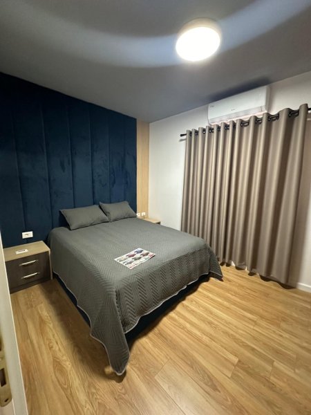 Tirane, jepet me qera apartament+verande | Penthouse 2+1+Aneks+Ballkon Kati 10, 125 m² 978 € (Rruga e Dafinave)