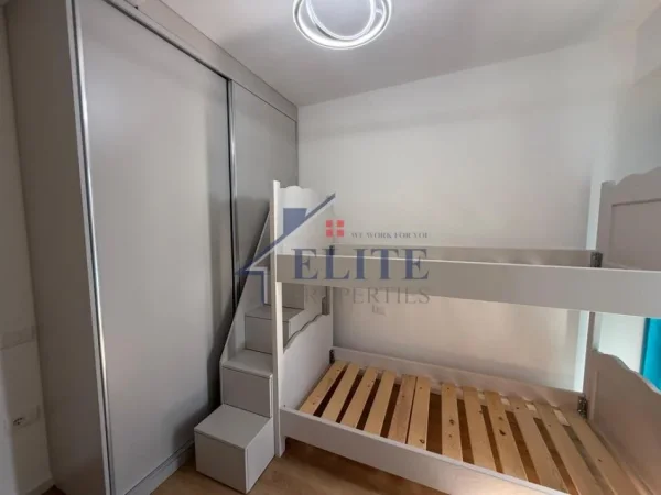 Tirane, jepet me qera apartament 2+1+Ballkon Kati 7, 120 m² 600 € (Vila L, Astir)