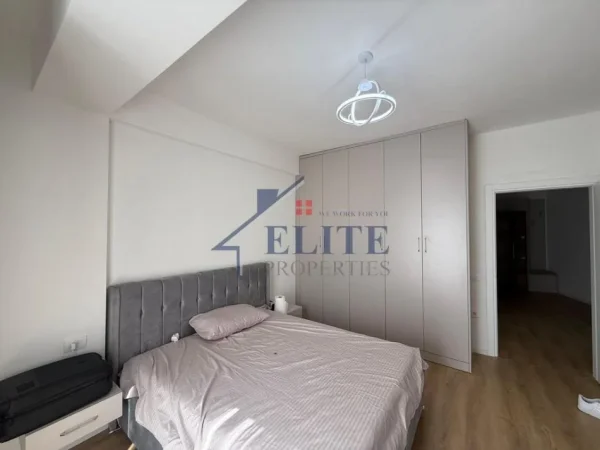 Tirane, jepet me qera apartament 2+1+Ballkon Kati 7, 120 m² 600 € (Vila L, Astir)
