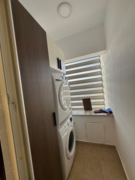 Tirane, jepet me qera apartament+verande | Penthouse 2+1+Aneks+Ballkon Kati 10, 125 m² 978 € (Rruga e Dafinave)