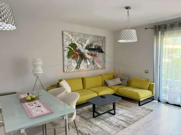 Tirane, jepet me qera apartament 2+1 Kati 2, 82 m² 1.500 € (Liqeni Artificial , Kompleksi Nobis)