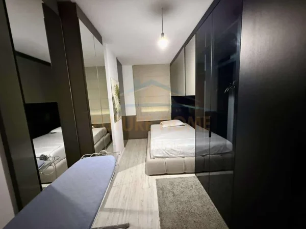 Tirane, jepet me qera apartament 2+1 Kati 2, 82 m² 1.500 € (Liqeni Artificial , Kompleksi Nobis)
