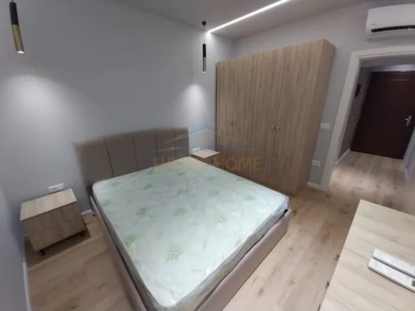 Tirane, jepet me qera apartament 1+1+Ballkon Kati 7, 60 m² 500 € (Unaza e Re)