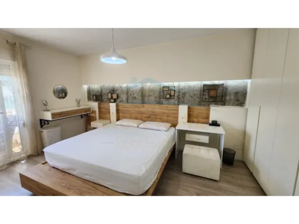 Tirane, jepet me qera apartament 2+1 Kati 8, 80 m² 700 € (KOMPLEKSI KONTAKT)