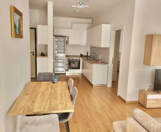 Tirane, jepet me qera apartament 2+1+Ballkon Kati 2, 101 m² 650 € (QSUT)