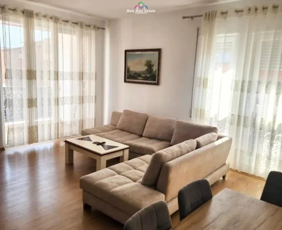 Tirane, jepet me qera apartament 2+1+Ballkon Kati 2, 101 m² 650 € (QSUT)